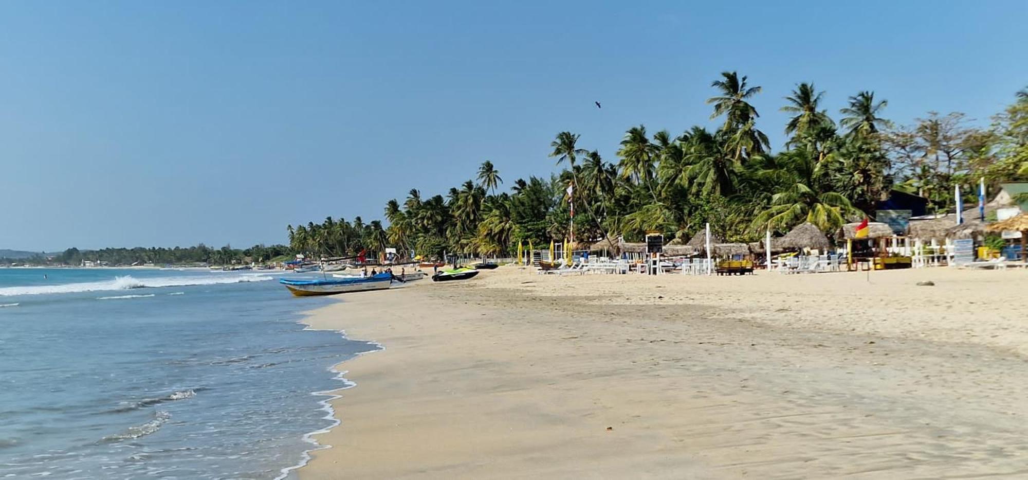 Lucky Beach Resort Тринкомалі Екстер'єр фото